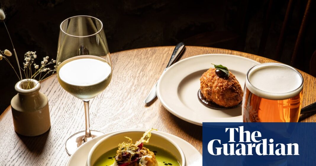 30-of-the-best-UK-pubs-for-an-autumn-escape.jpg